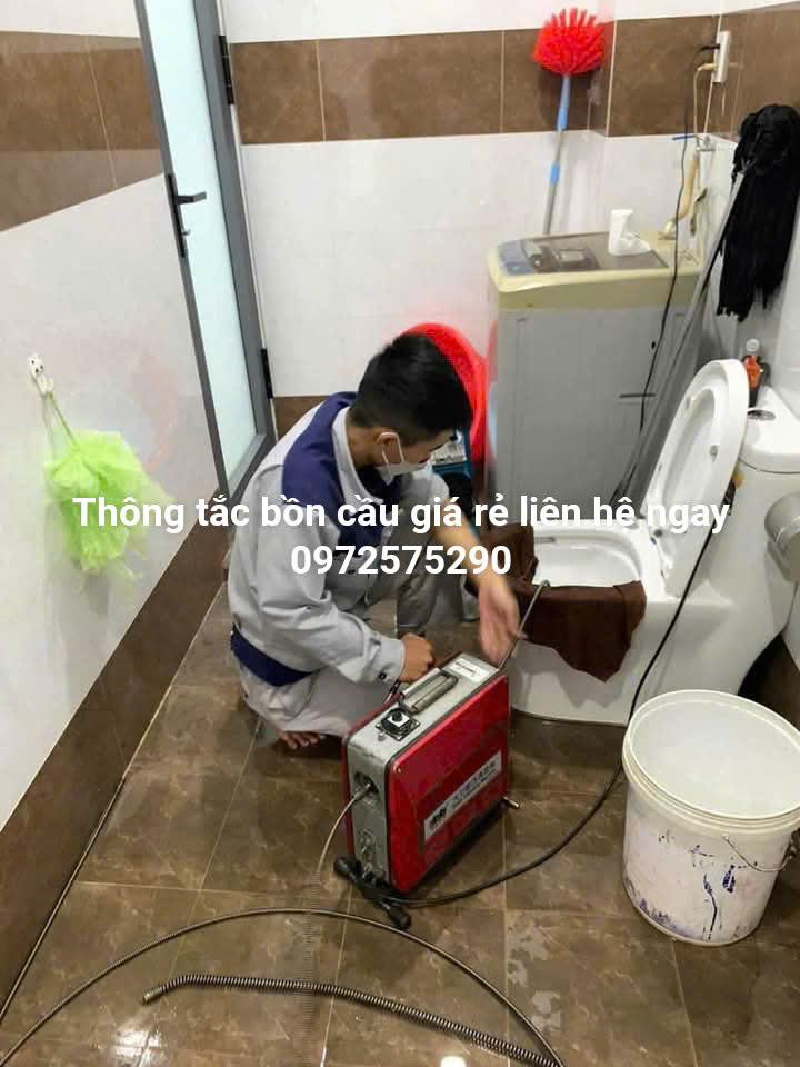 Thông bồn cầu bằng máy lò xo chuyên dụng tại quận Hai Bà Trưng