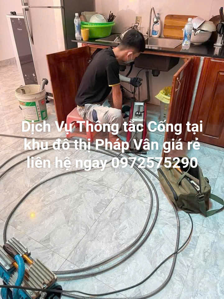 Thợ sửa cống nước tại Pháp Vân
