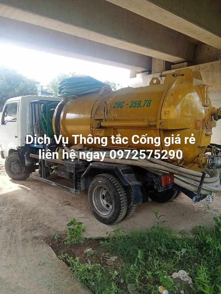 Xe chuyên dụng dùng thông cống hút bể phốt tại quận Long Biên