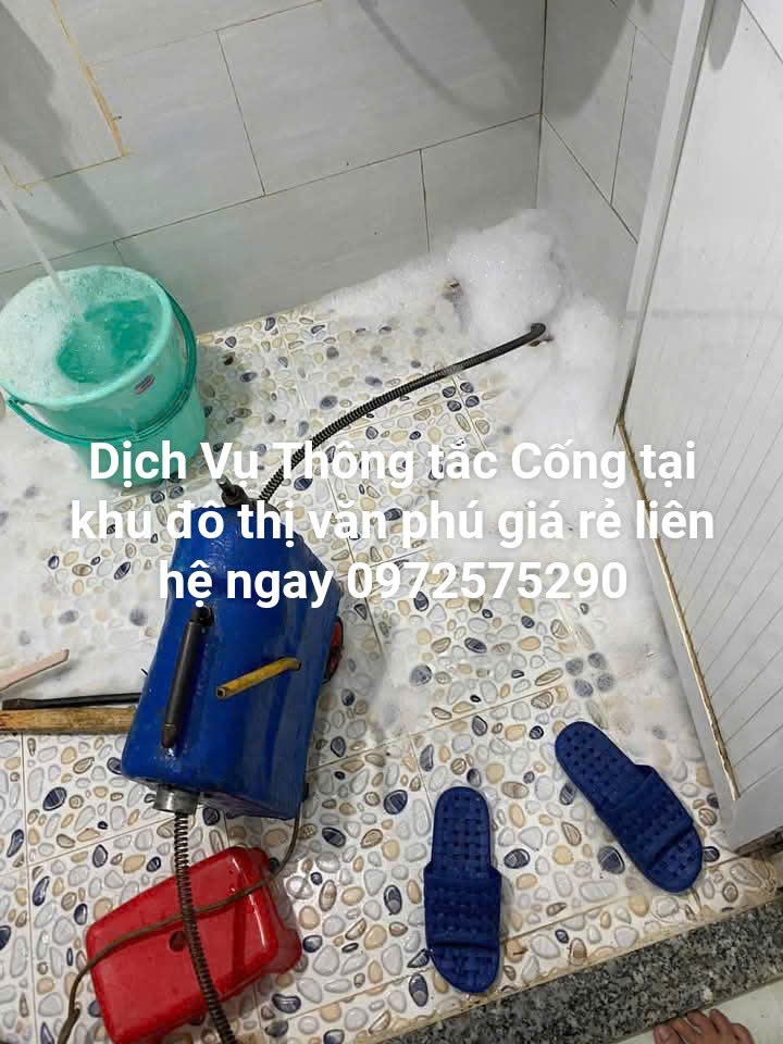 Thợ sửa cống thoát nước tại khu đô thị Văn Phú