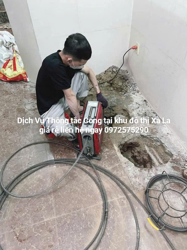 Xử lý tắc cống bằng máy lò xo chuyên dụng