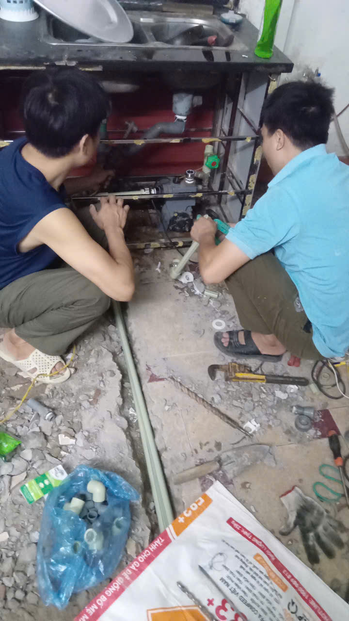 Tháo lắp máy bơm nước tại nhà Hà Nội