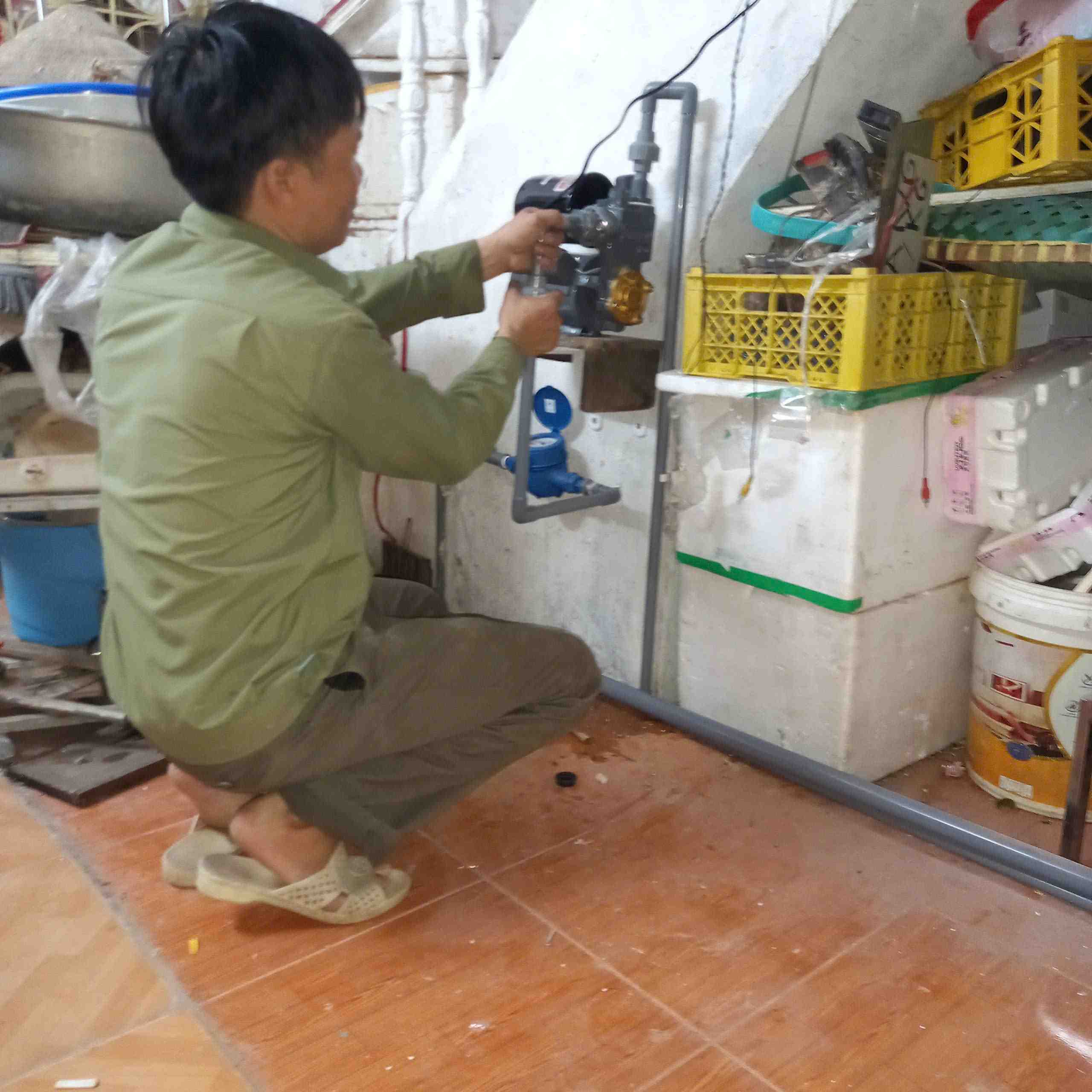 Thợ sửa điện nước tại khu đô thị Văn Khê