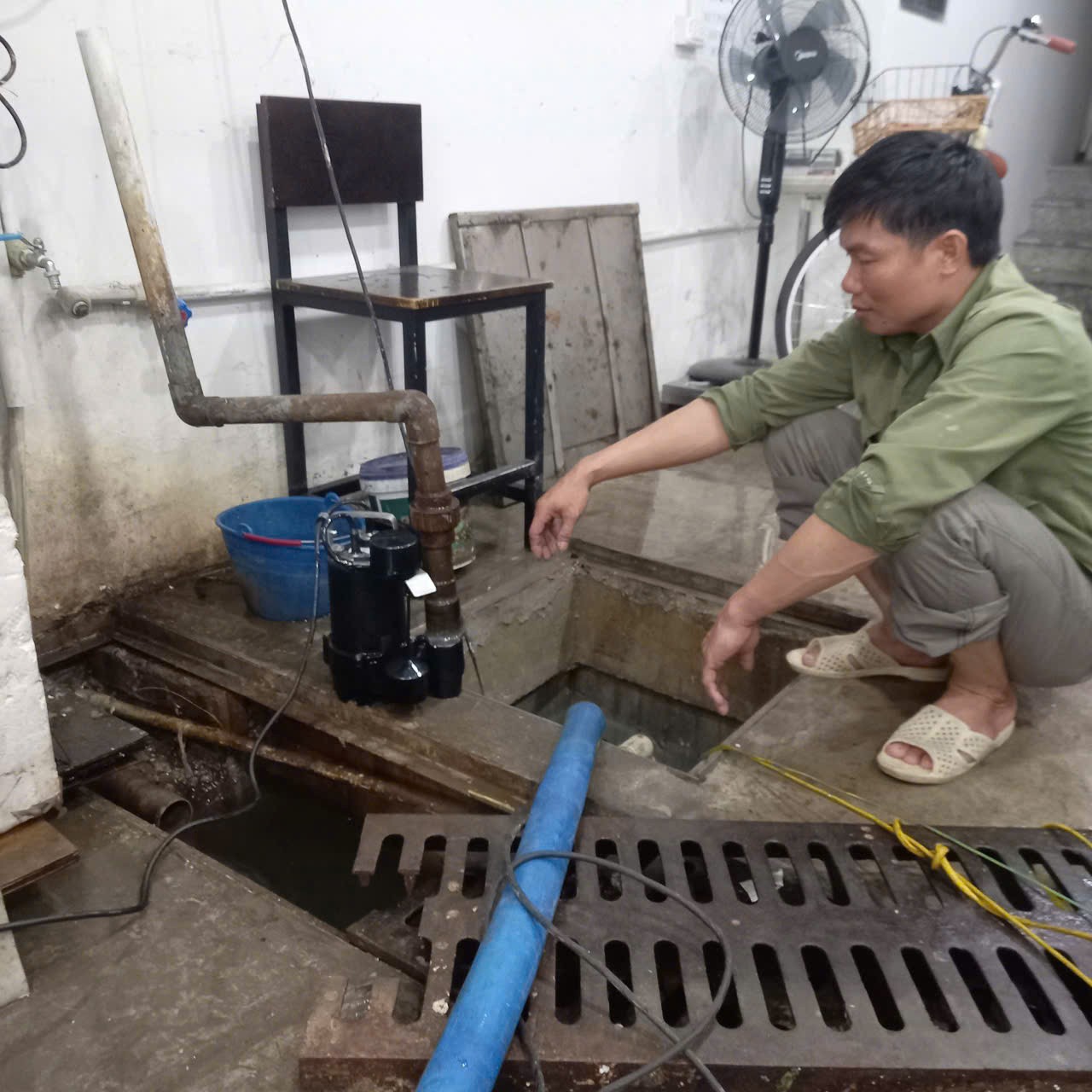 Dịch vụ thau rửa bể nước  vệ sinh bể chứa nước tại Hà Nội