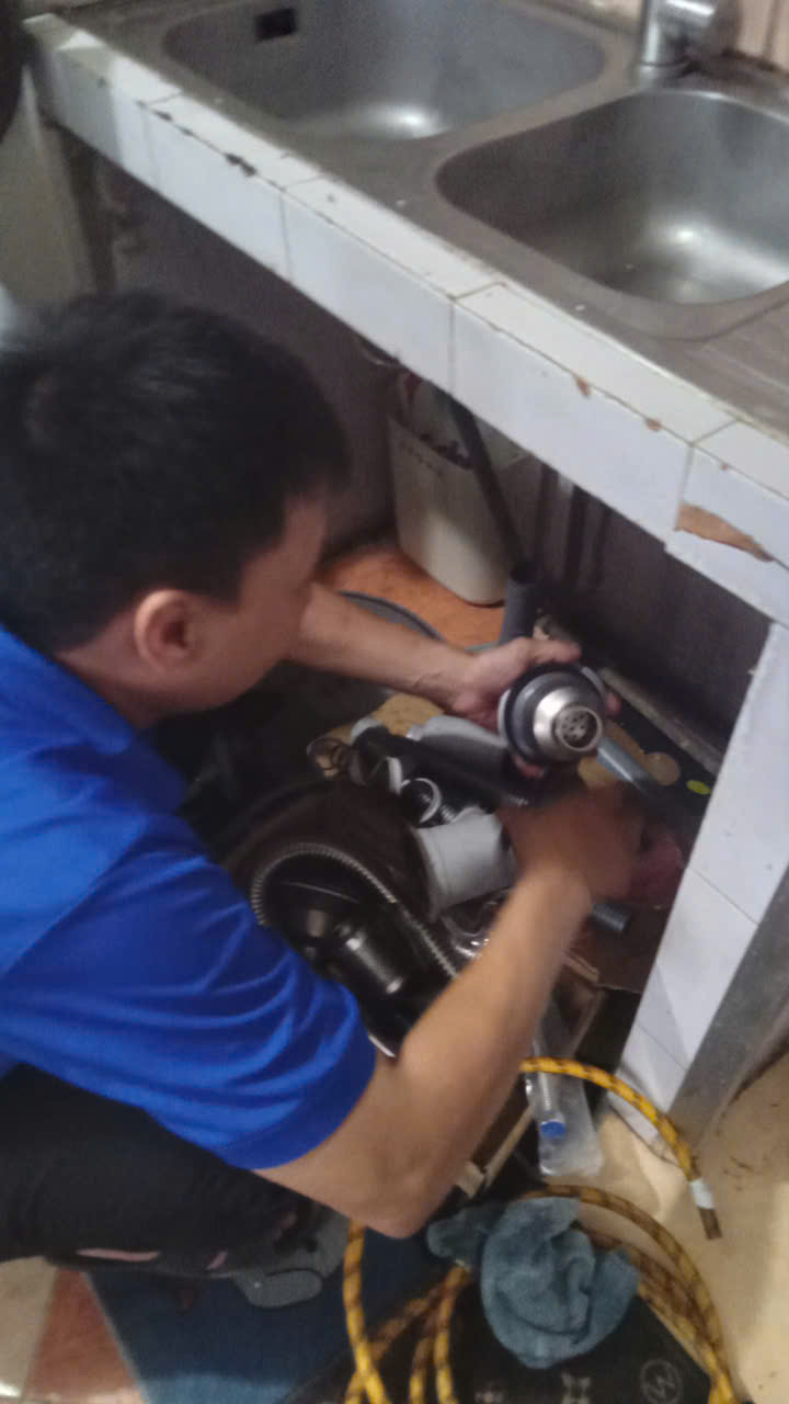 Lắp đặt xi phông thoát nước chậu rửa bát tại Hà Nội