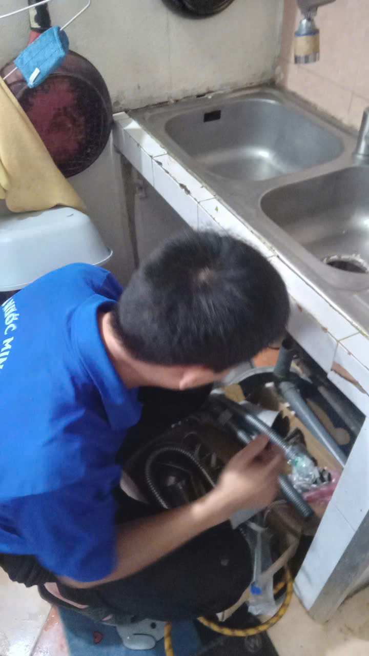 Khắc phục sự cố rò rỉ nước chậu rửa bát tại cầu giấy