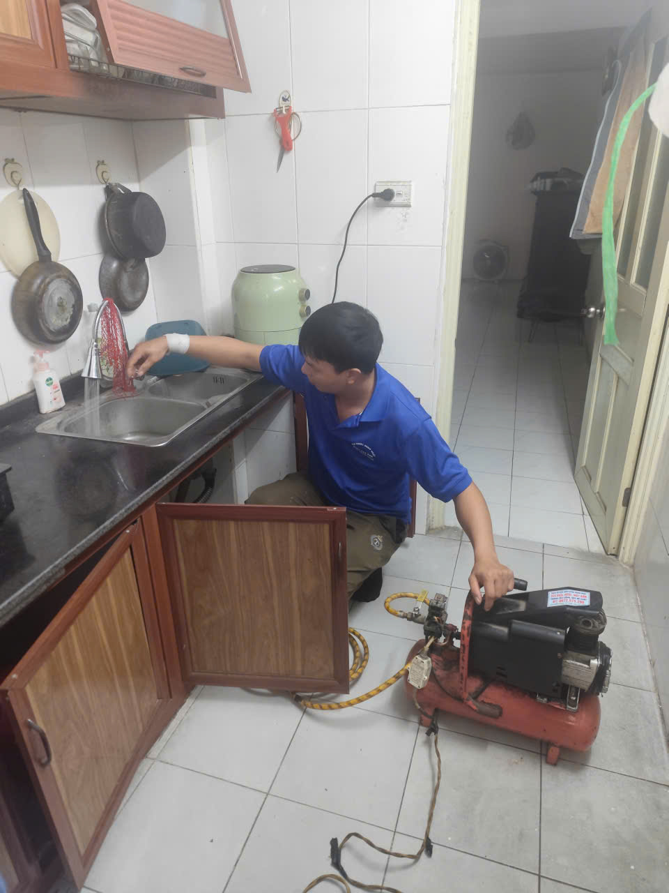 Sửa chữa chậu rửa bát bị tắc tại Hà Nội