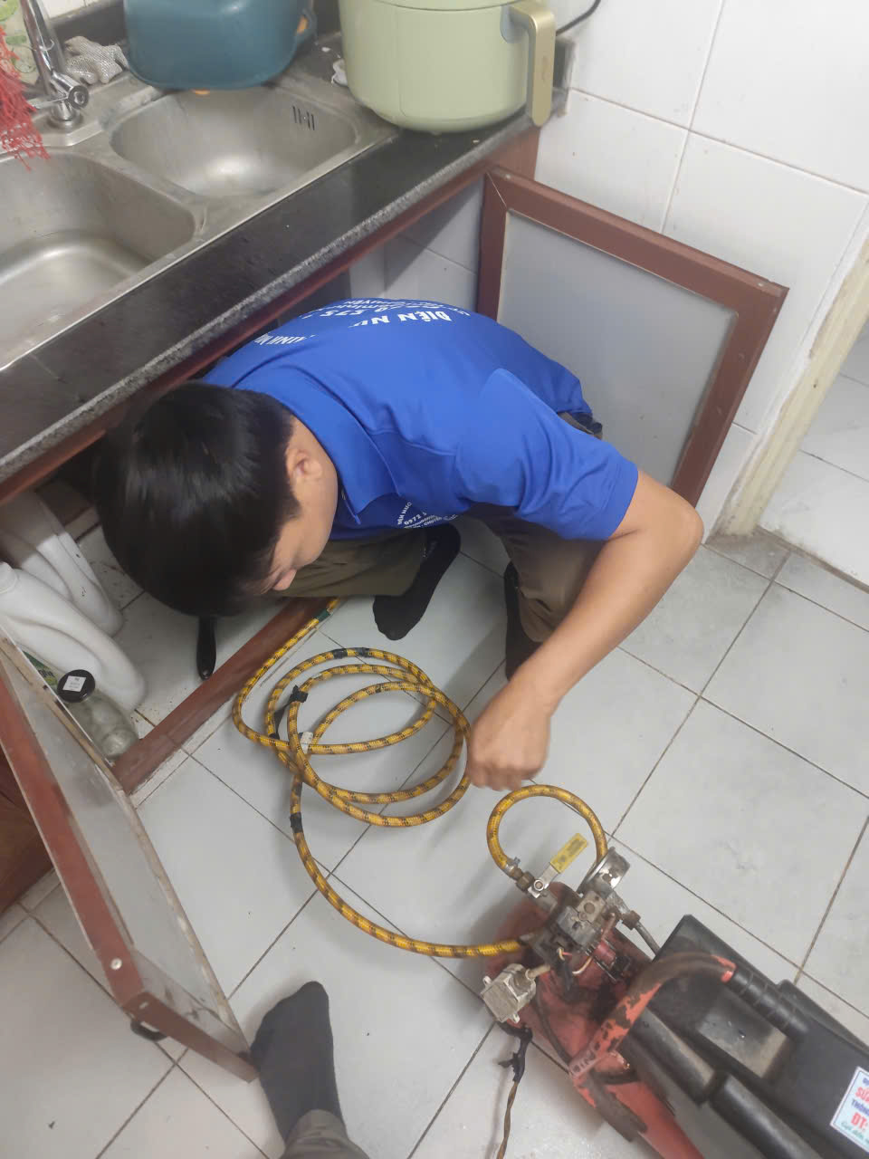 Thợ thông tắc chậu rửa bát chuyên nghiệp tại Hà Nội